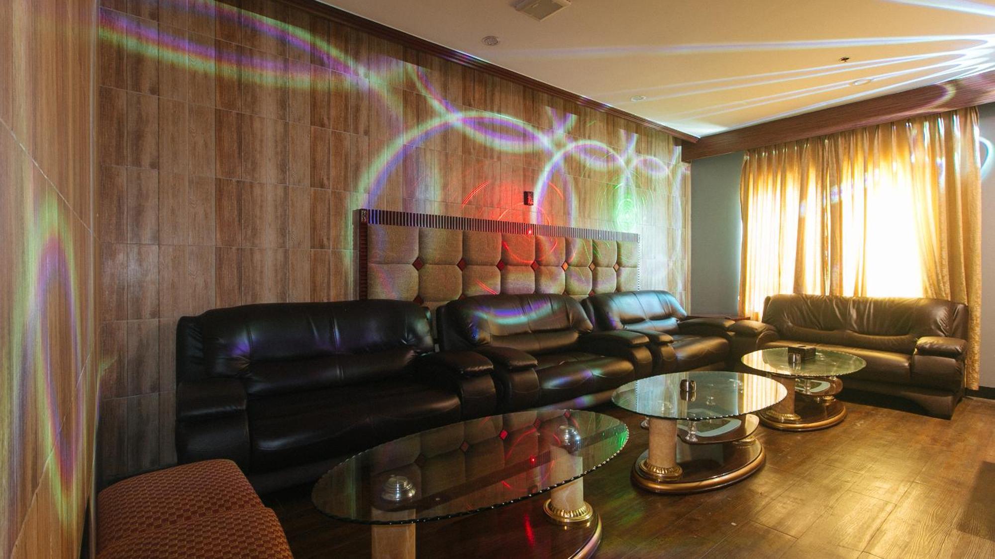 Reddoorz Premium At Jjimjbang Hotel Spa Manila Exterior photo