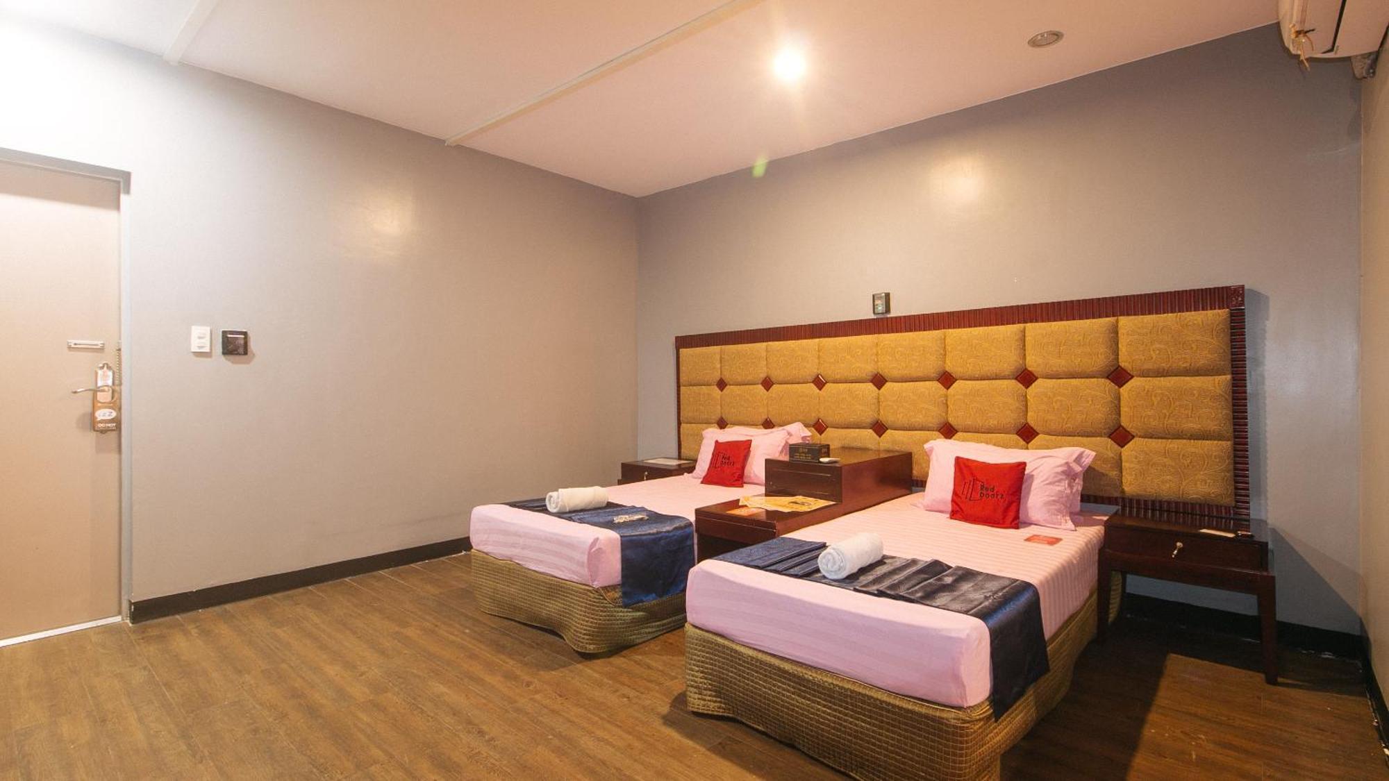 Reddoorz Premium At Jjimjbang Hotel Spa Manila Room photo